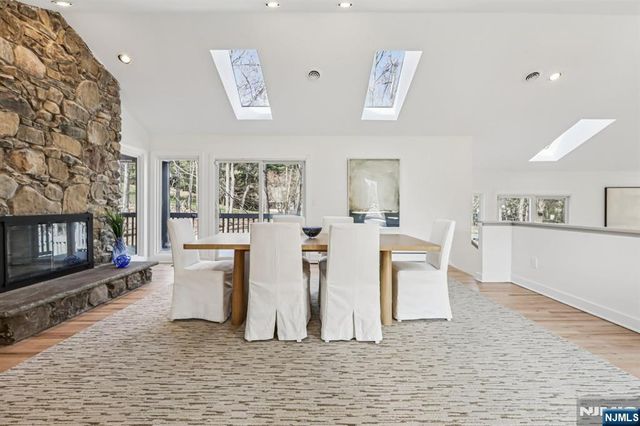 11 Carlough Road, Upper Saddle River, NJ 07458