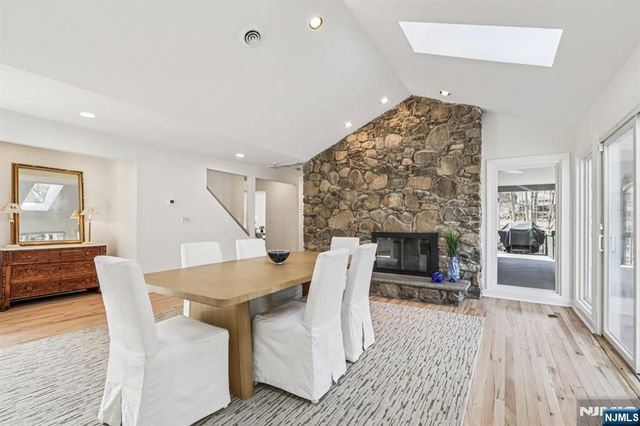 11 Carlough Road, Upper Saddle River, NJ 07458