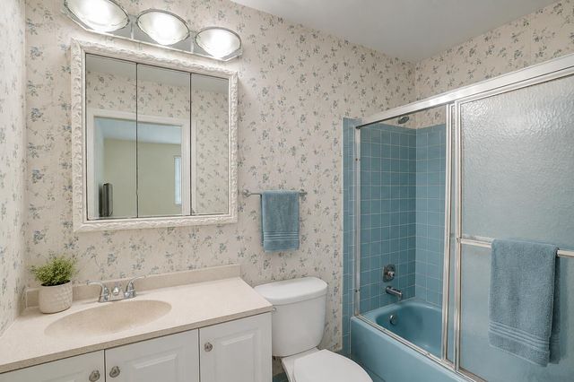 5780 FERNLEY Drive W 144, West Palm Beach, FL 33415