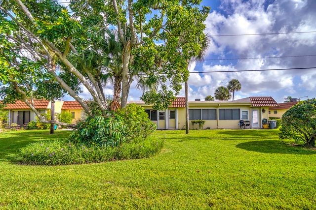 5780 FERNLEY Drive W 144, West Palm Beach, FL 33415