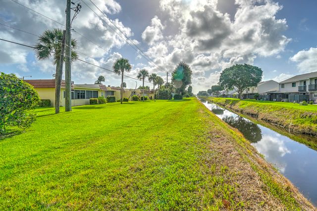 5780 FERNLEY Drive W 144, West Palm Beach, FL 33415