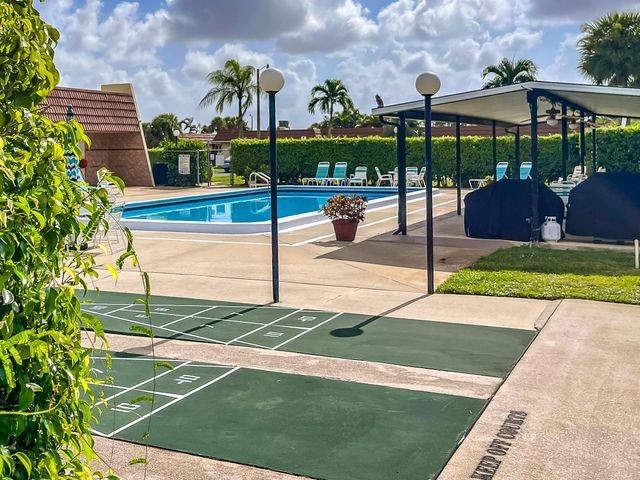 5780 FERNLEY Drive W 144, West Palm Beach, FL 33415