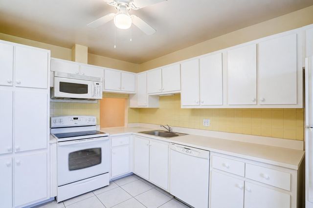 5780 FERNLEY Drive W 144, West Palm Beach, FL 33415