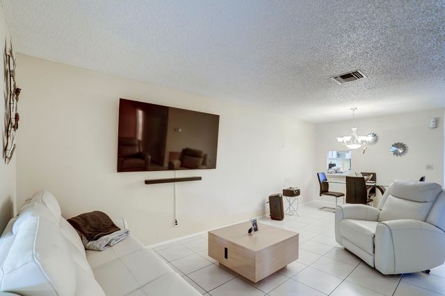 5780 FERNLEY Drive W 144, West Palm Beach, FL 33415