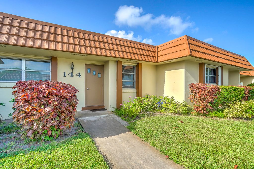 5780 FERNLEY Drive W 144, West Palm Beach, FL 33415