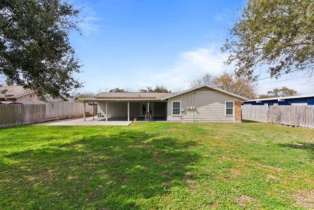 517 Handover Dr, Corpus Christi, TX 78412