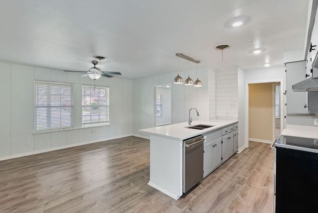 517 Handover Dr, Corpus Christi, TX 78412