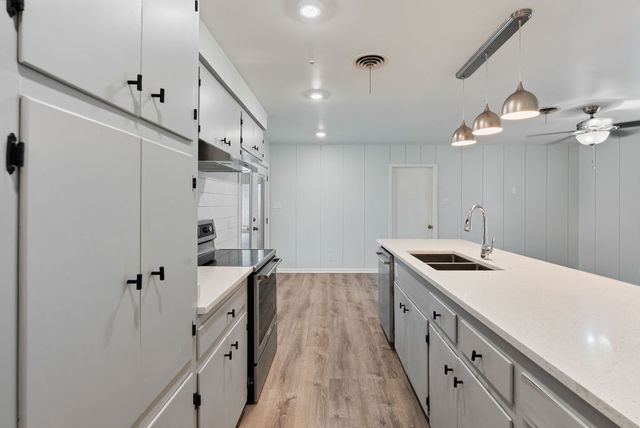 517 Handover Dr, Corpus Christi, TX 78412