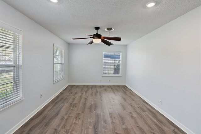 517 Handover Dr, Corpus Christi, TX 78412