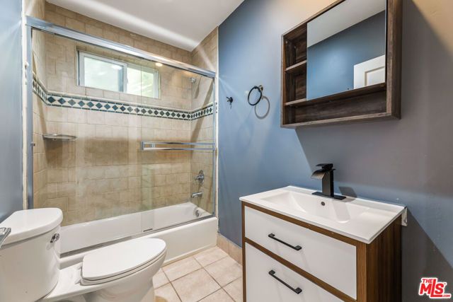 1112 S Highland Avenue, Los Angeles, CA 90019