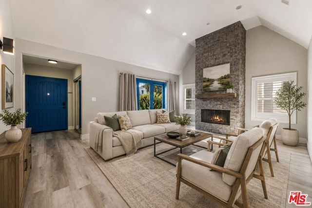 1112 S Highland Avenue, Los Angeles, CA 90019