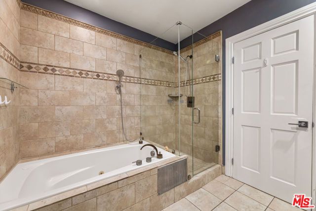 1112 S Highland Avenue, Los Angeles, CA 90019