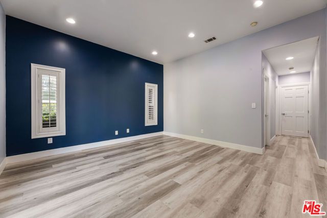 1112 S Highland Avenue, Los Angeles, CA 90019
