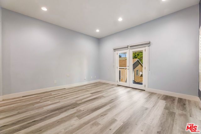 1112 S Highland Avenue, Los Angeles, CA 90019