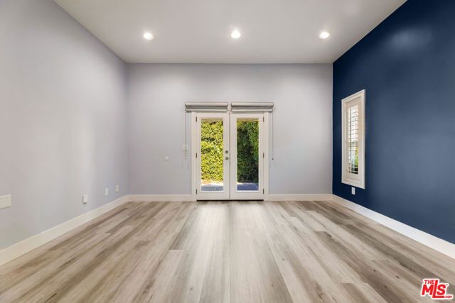 1112 S Highland Avenue, Los Angeles, CA 90019