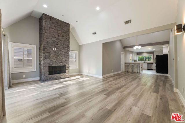 1112 S Highland Avenue, Los Angeles, CA 90019