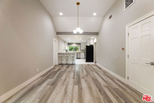 1112 S Highland Avenue, Los Angeles, CA 90019