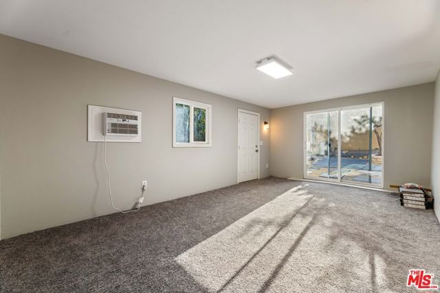 1112 S Highland Avenue, Los Angeles, CA 90019