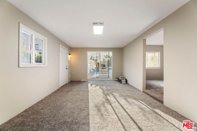 1112 S Highland Avenue, Los Angeles, CA 90019