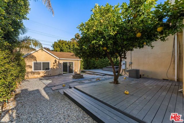 1112 S Highland Avenue, Los Angeles, CA 90019