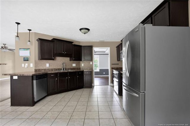 467 Thorncliff Drive, Raeford, NC 28376