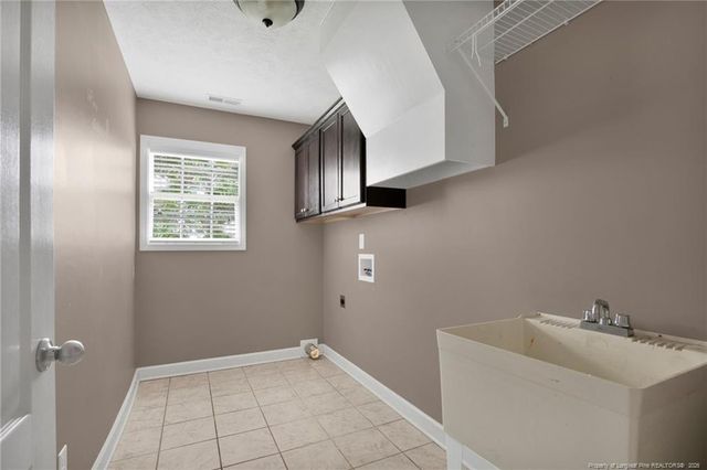 467 Thorncliff Drive, Raeford, NC 28376