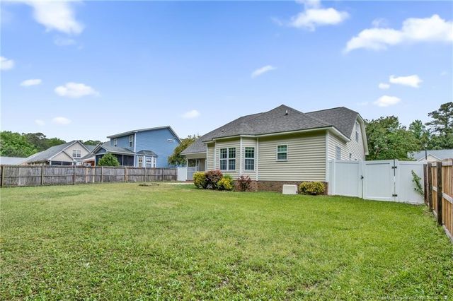 467 Thorncliff Drive, Raeford, NC 28376