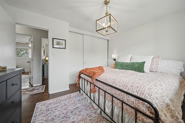 22960 Manning Street, Farmington, MI 48336