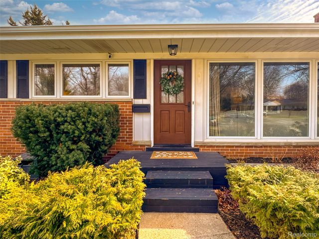 22960 Manning Street, Farmington, MI 48336