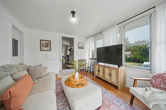 22960 Manning Street, Farmington, MI 48336