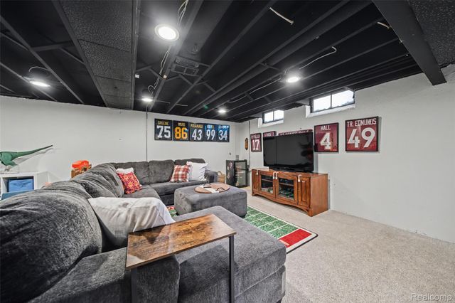 22960 Manning Street, Farmington, MI 48336