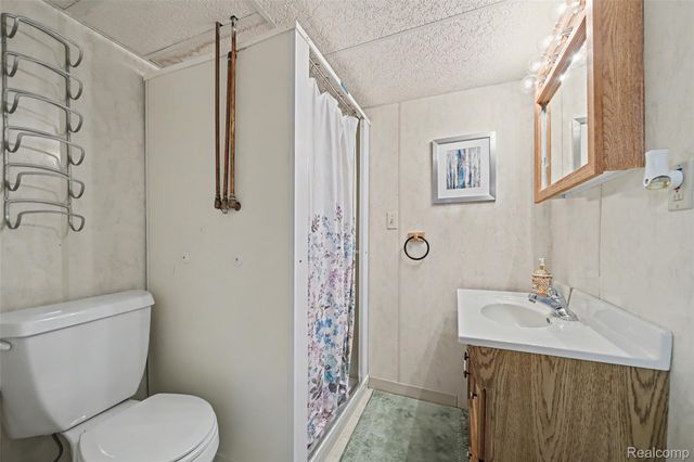 22960 Manning Street, Farmington, MI 48336