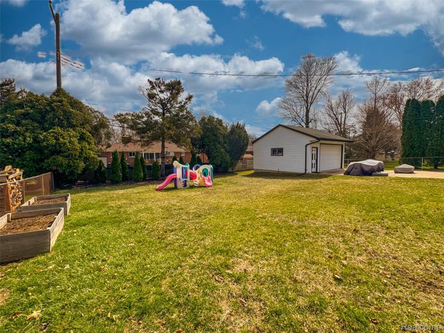 22960 Manning Street, Farmington, MI 48336