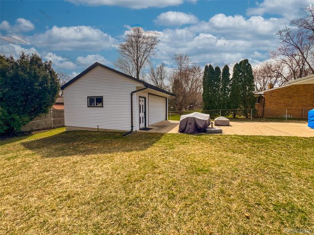 22960 Manning Street, Farmington, MI 48336