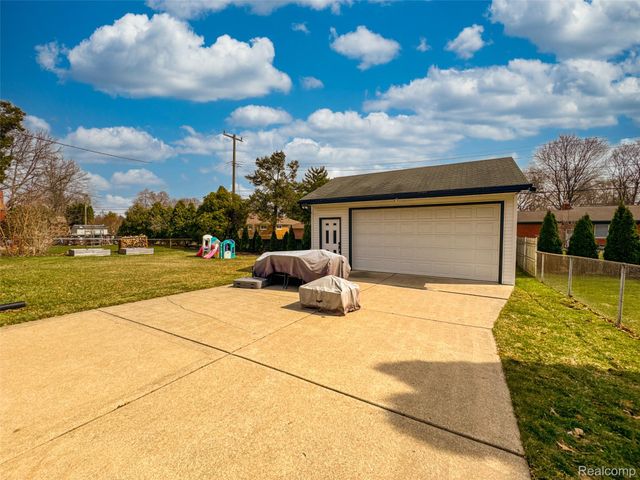 22960 Manning Street, Farmington, MI 48336