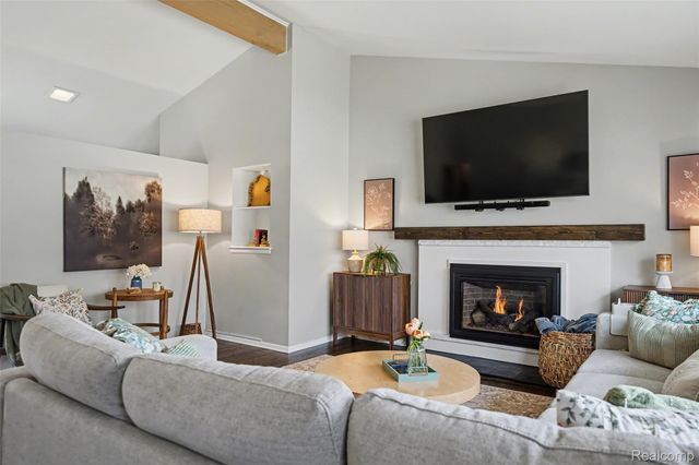 22960 Manning Street, Farmington, MI 48336