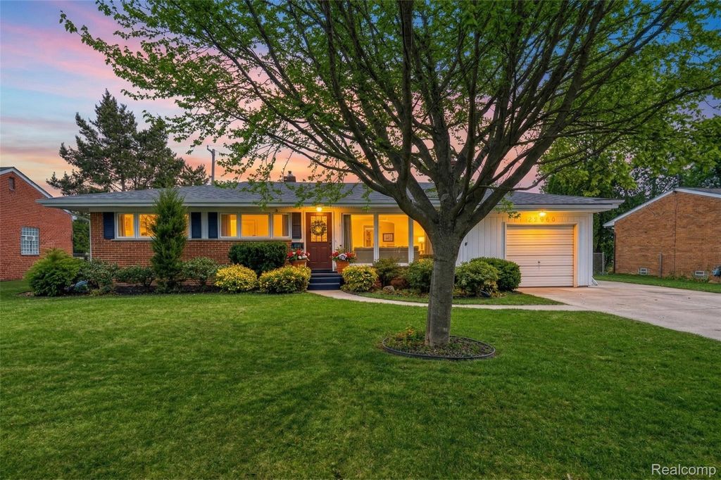 22960 Manning Street, Farmington, MI 48336