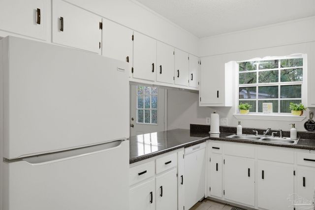 620 Carondelay Dr, Pensacola, FL 32506