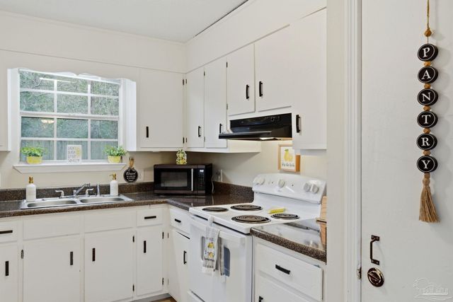 620 Carondelay Dr, Pensacola, FL 32506