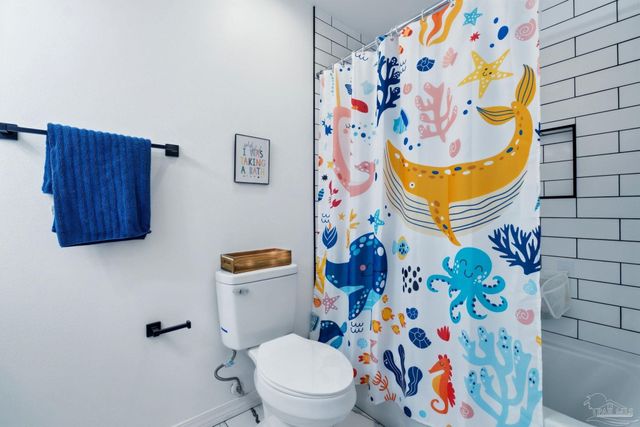 620 Carondelay Dr, Pensacola, FL 32506