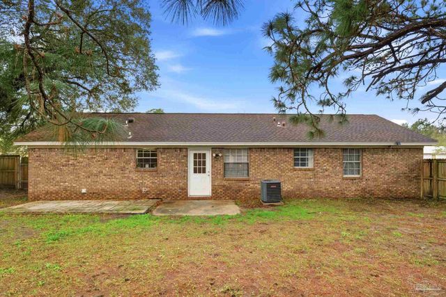 620 Carondelay Dr, Pensacola, FL 32506