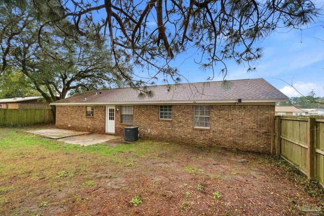 620 Carondelay Dr, Pensacola, FL 32506