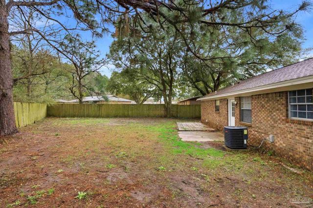 620 Carondelay Dr, Pensacola, FL 32506