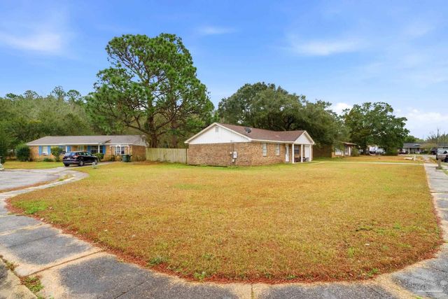 620 Carondelay Dr, Pensacola, FL 32506