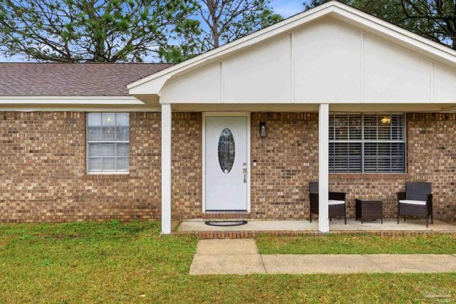 620 Carondelay Dr, Pensacola, FL 32506