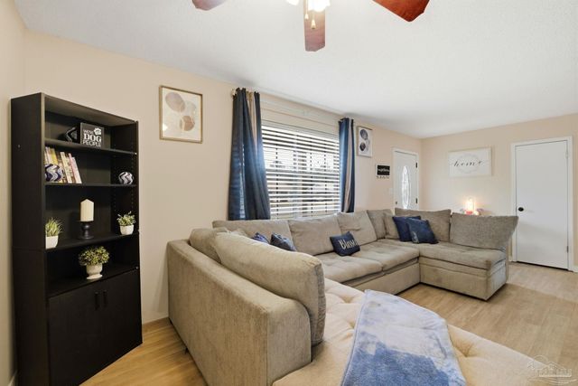 620 Carondelay Dr, Pensacola, FL 32506