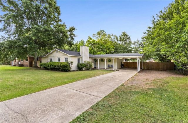 327 1st Avenue, Saraland, AL 36571