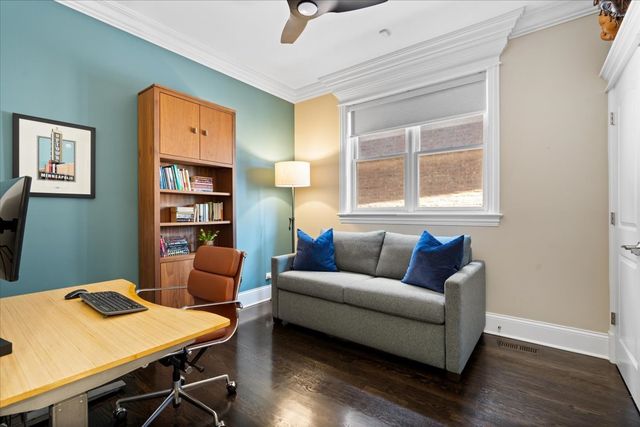 823 W WOLFRAM Street 2E, Chicago, IL 60657