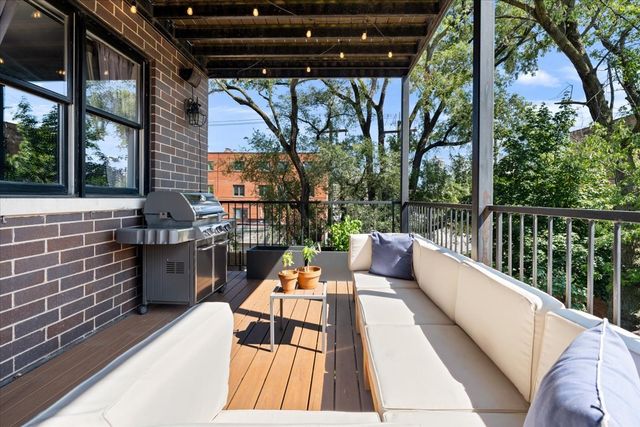 823 W WOLFRAM Street 2E, Chicago, IL 60657