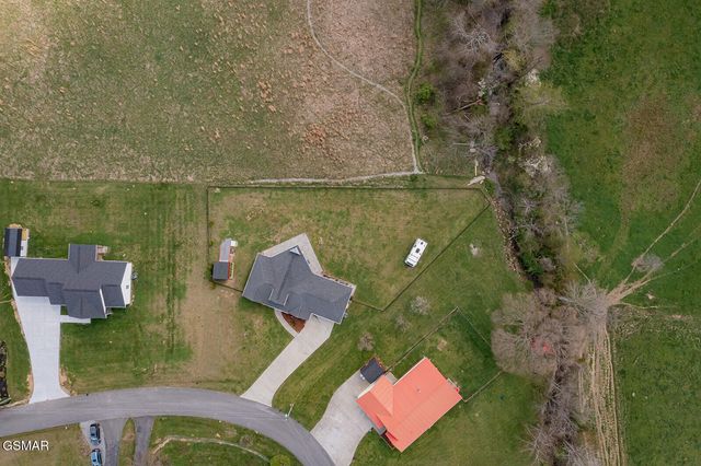 2221 Meadowbrook Lane, Sevierville, TN 37862